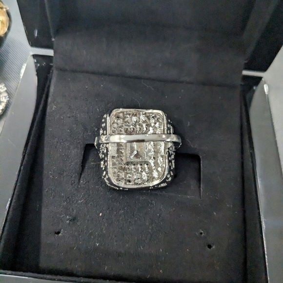 Fancy Ring - Picture 2 of 3